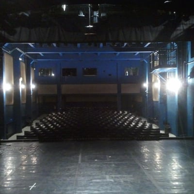 La salle Xxl du théâtre de menilmontant, AVANT